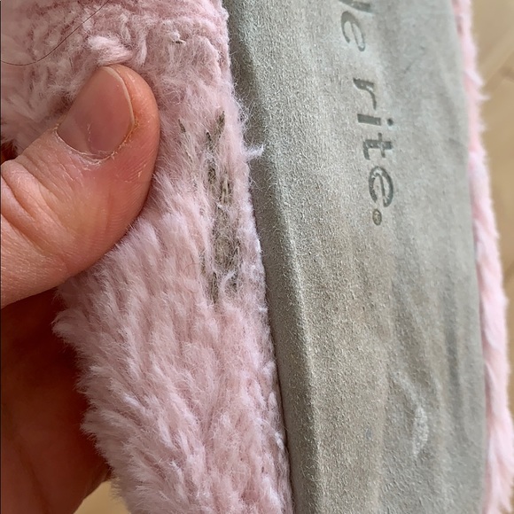 Pink rabbit 🐇 slippers - Picture 5 of 5